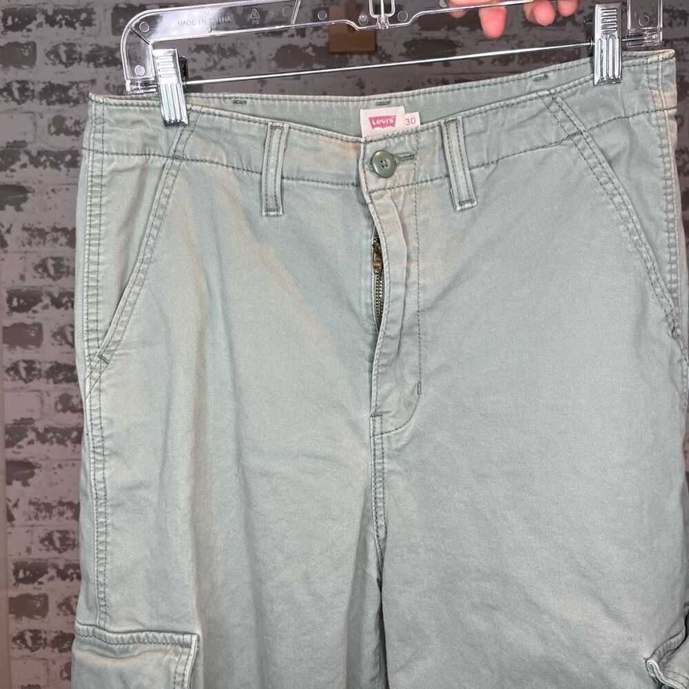 Levi’s | women sage green cargo joggers